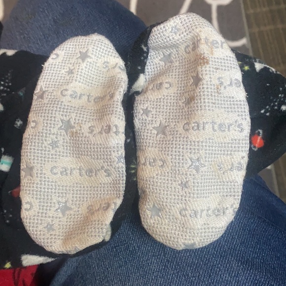 12 month Carter’s flannel sleeper - Picture 4 of 5